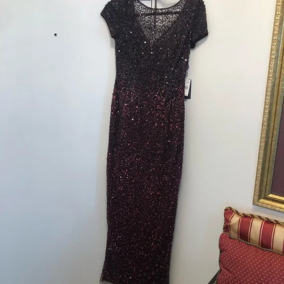 Time to sparkle this holiday season beautiful Adriana papell new dress - Picture 2 of 10